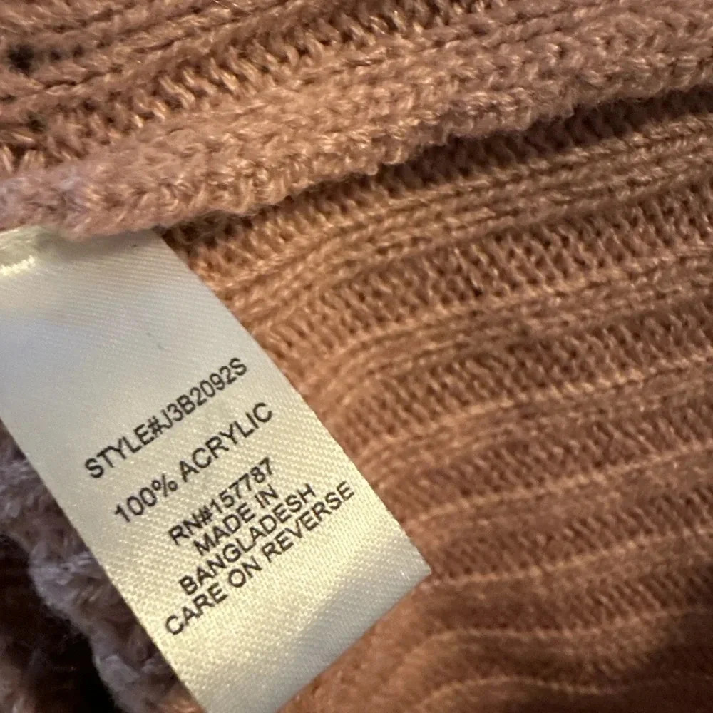 Cozy Pink Knit Midi Dress - Picture 7 of 8